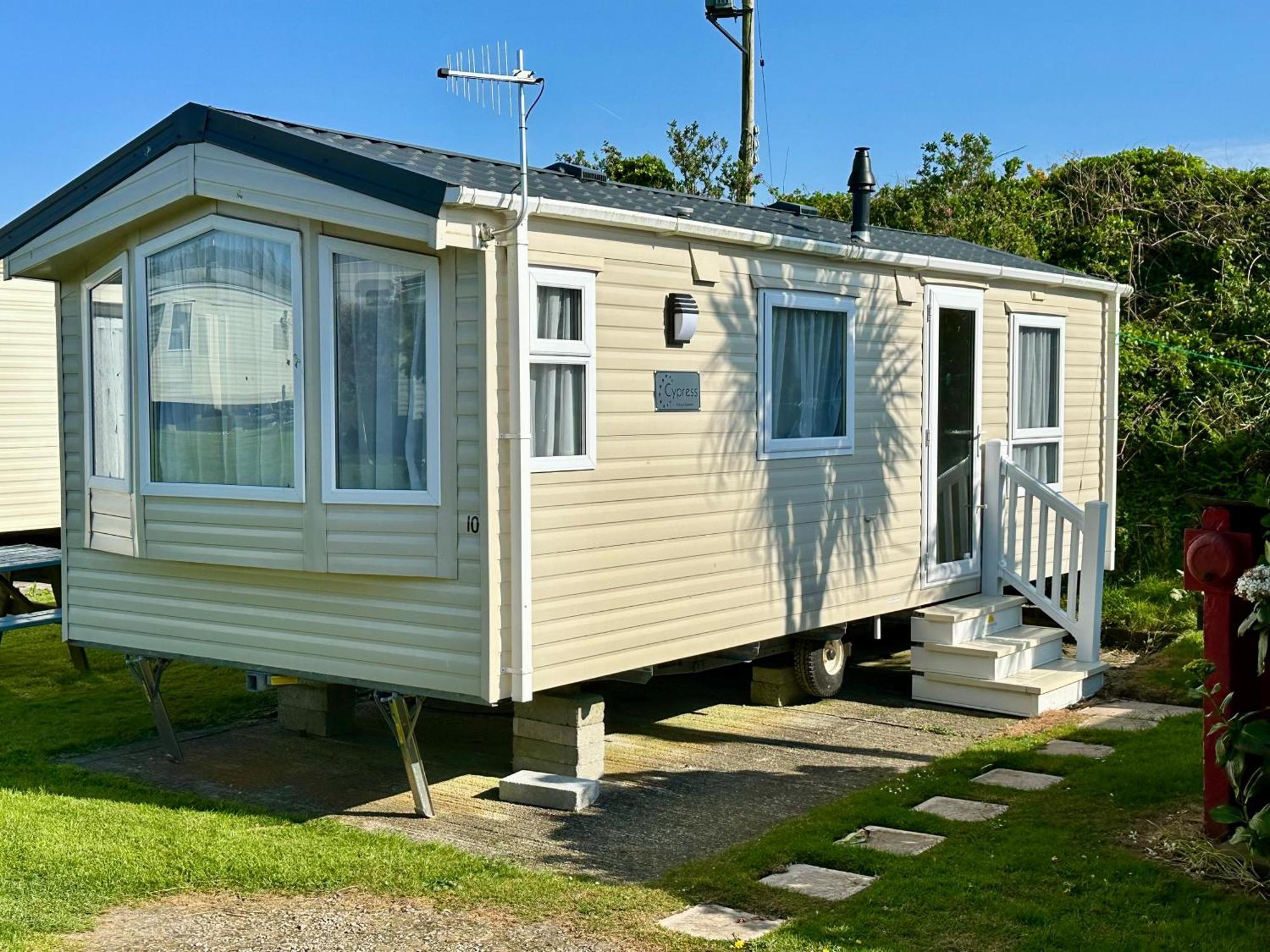 Roselands Caravan Park, Nr Lands End, Cornwall 圣贾斯特 外观 照片